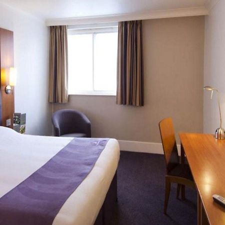 Premier Inn Leeds City Centre Exterior foto