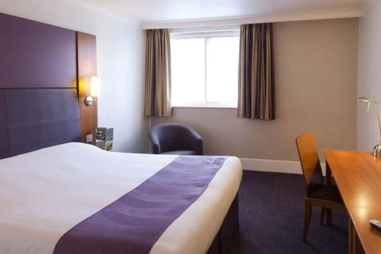 Premier Inn Leeds City Centre Exterior foto