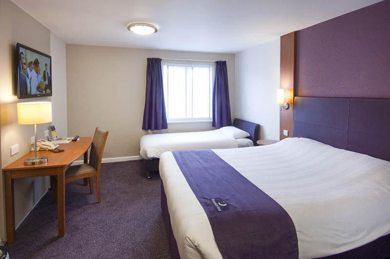 Premier Inn Leeds City Centre Exterior foto
